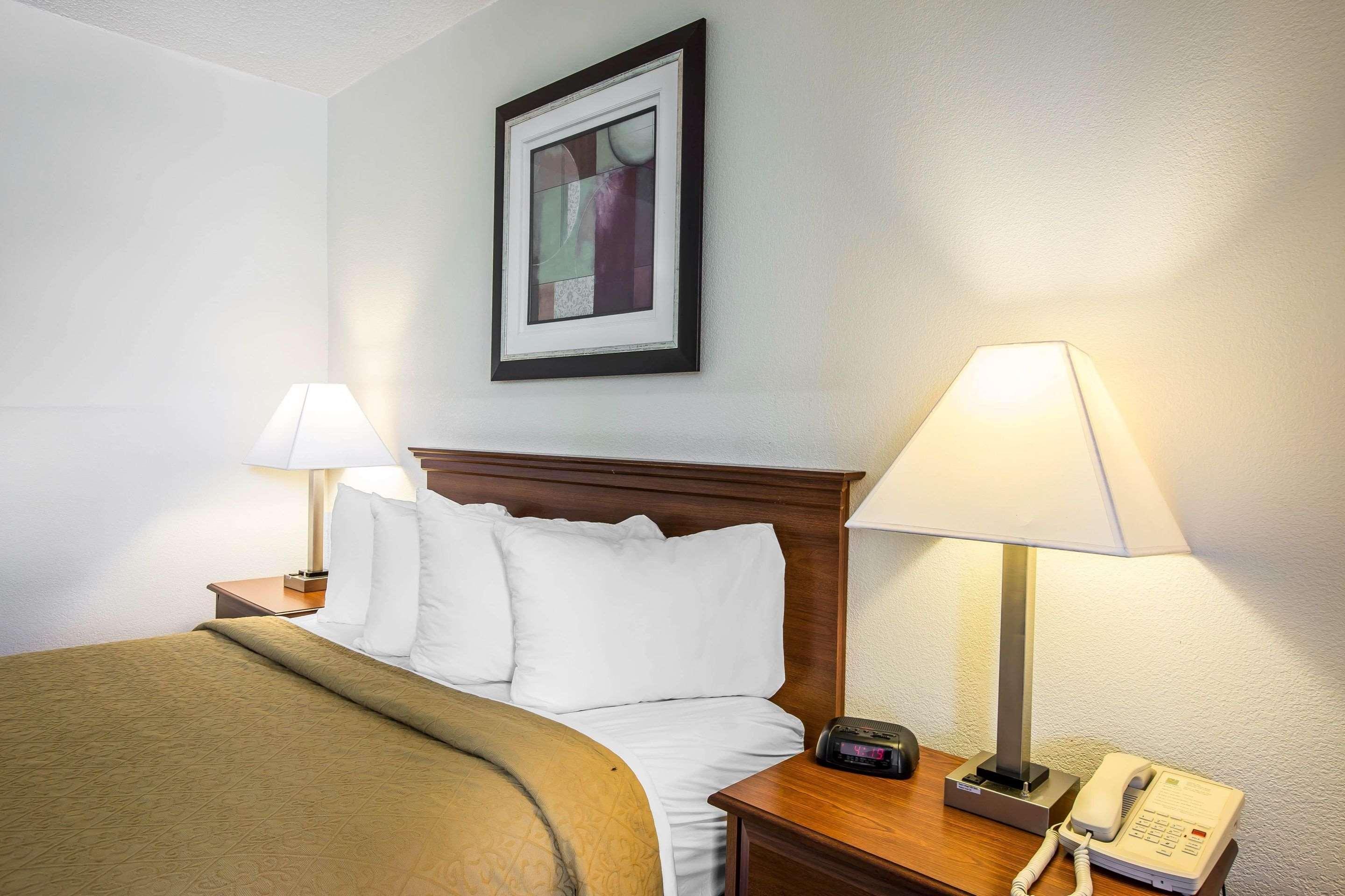 Quality Inn Madison Bagian luar foto