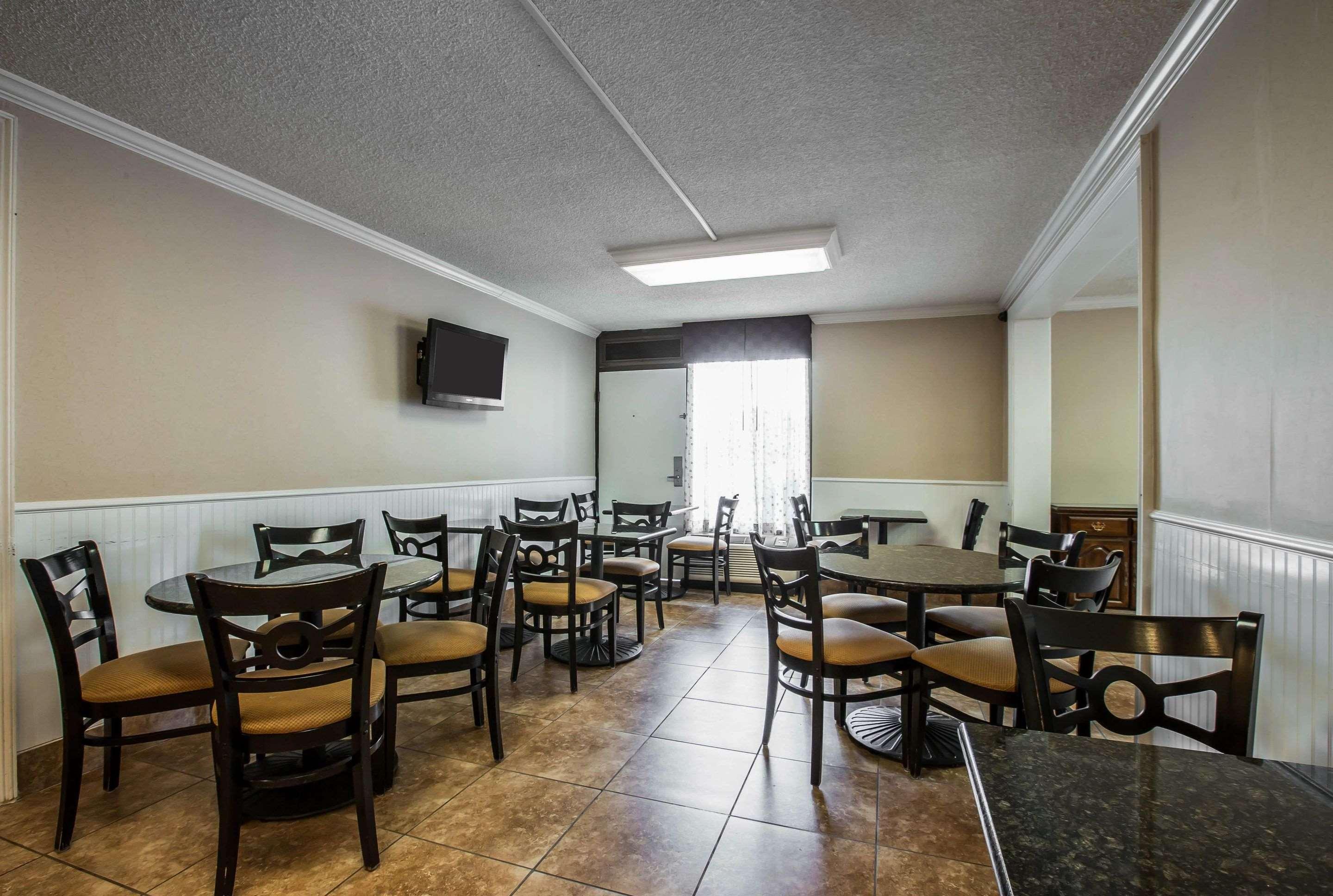 Quality Inn Madison Bagian luar foto