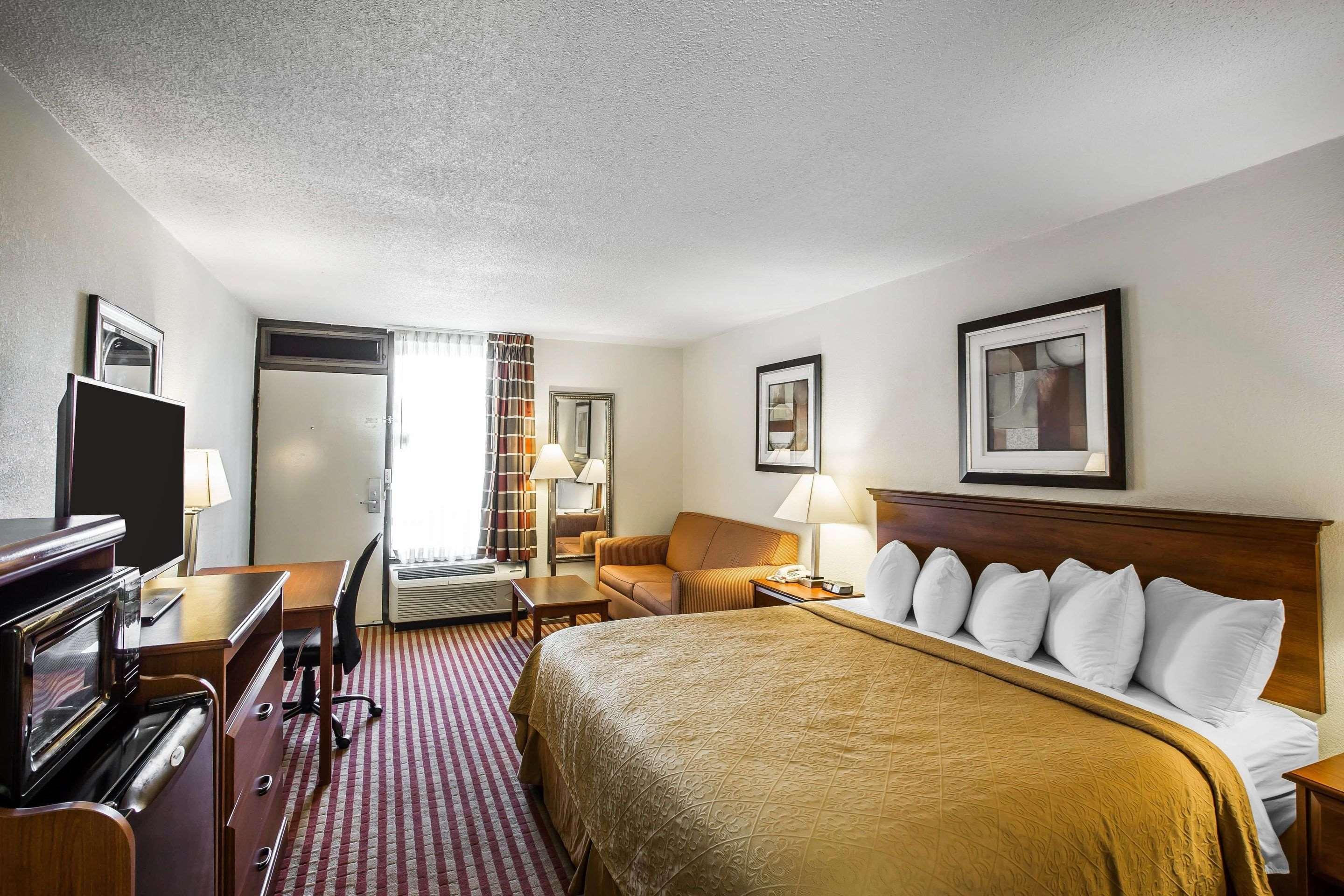 Quality Inn Madison Bagian luar foto